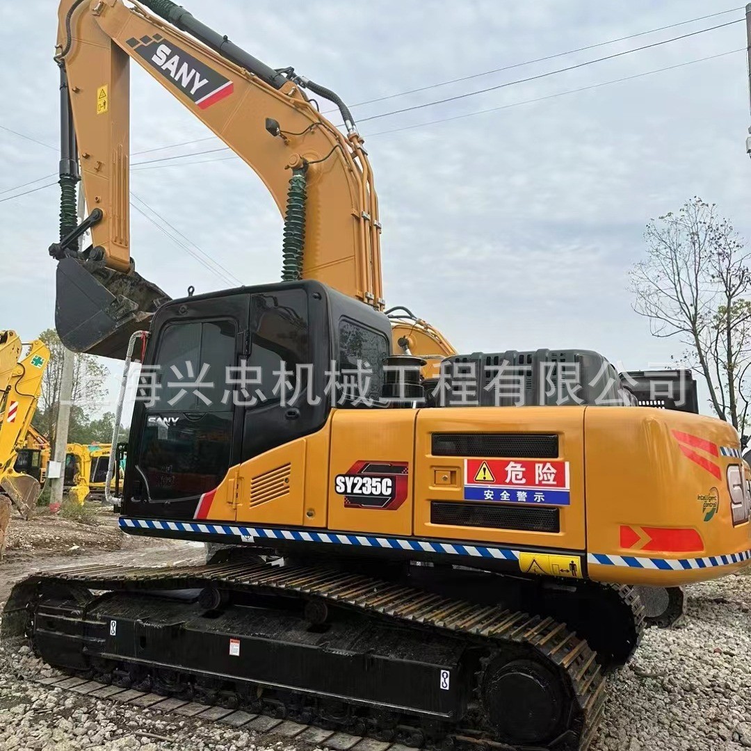 Used excatvator，8/9成新SANY235C挖掘机，二手小松200挖机价格图1