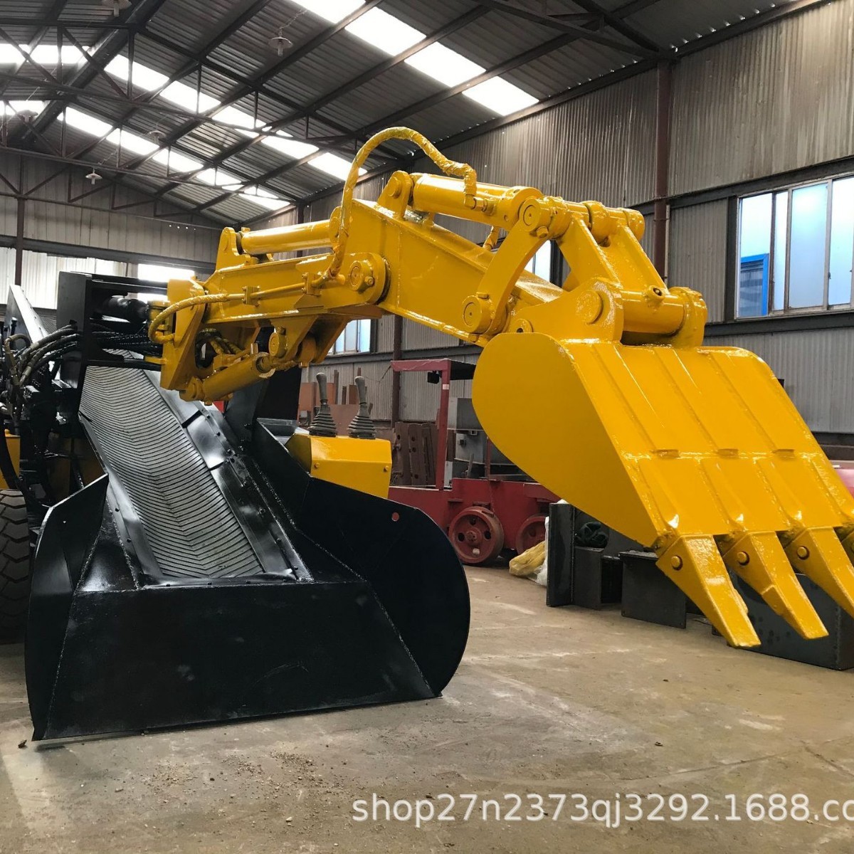 山东矿用扒渣机 轮胎式扒渣机 简易型 履带式扒渣机挖掘矿车图2