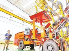 坚定信心 勇挑大梁｜“邯郸造”掘进钻车 北极圈矿场上岗